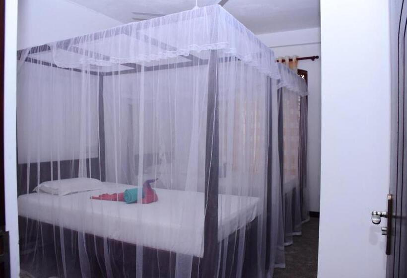 בית מלון כפרי Wh Beach Resort