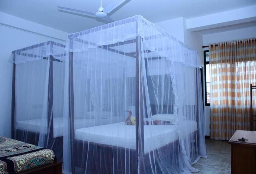 בית מלון כפרי Wh Beach Resort