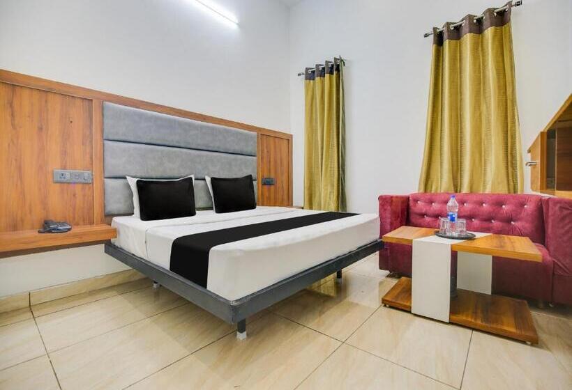 Oyo Shree Ji Hotel & Banquet