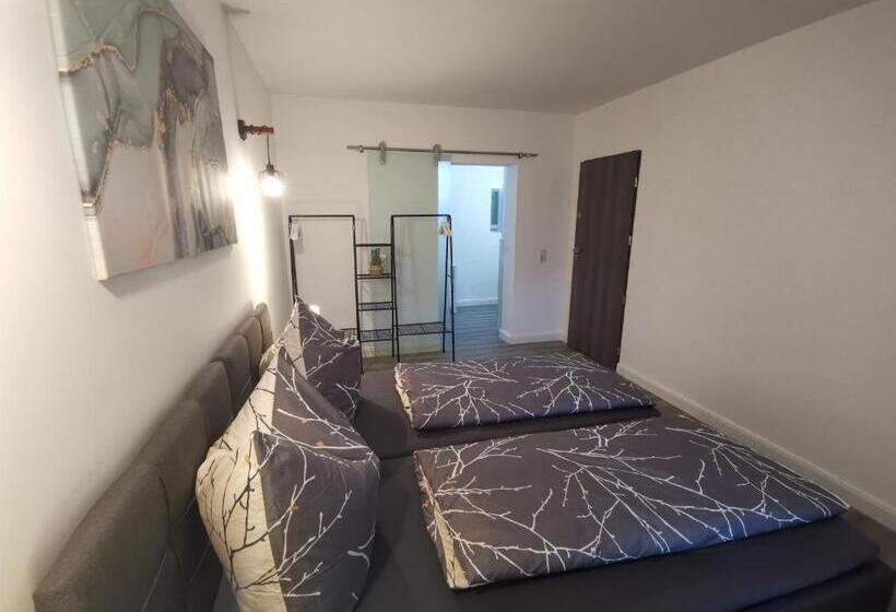 Пансион Airbnb, Moderne, Ruhige Und Helle Doppelzimmer, Nähe Magdeburg, A14 & A2