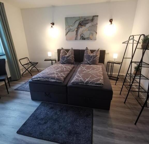 Пансион Airbnb, Moderne, Ruhige Und Helle Doppelzimmer, Nähe Magdeburg, A14 & A2