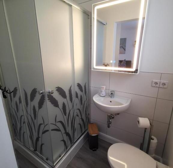 Пансион Airbnb, Moderne, Ruhige Und Helle Doppelzimmer, Nähe Magdeburg, A14 & A2