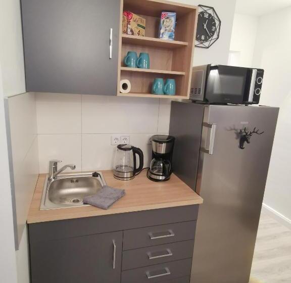 Пансион Airbnb, Moderne, Ruhige Und Helle Doppelzimmer, Nähe Magdeburg, A14 & A2