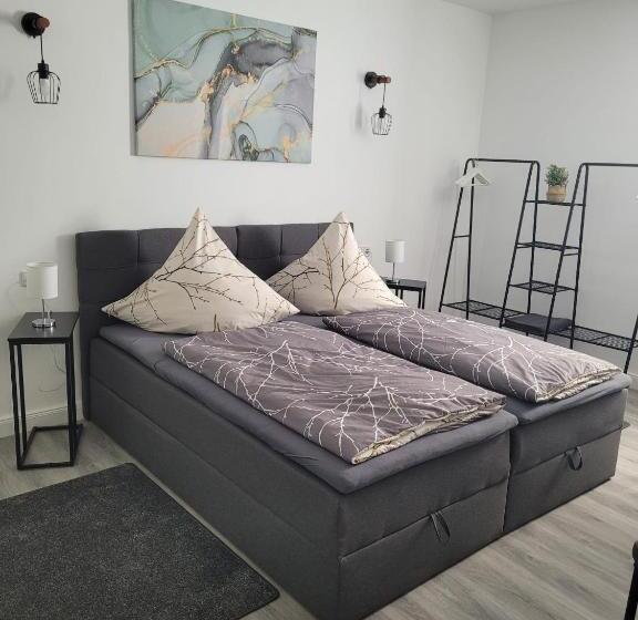 Пансион Airbnb, Moderne, Ruhige Und Helle Doppelzimmer, Nähe Magdeburg, A14 & A2
