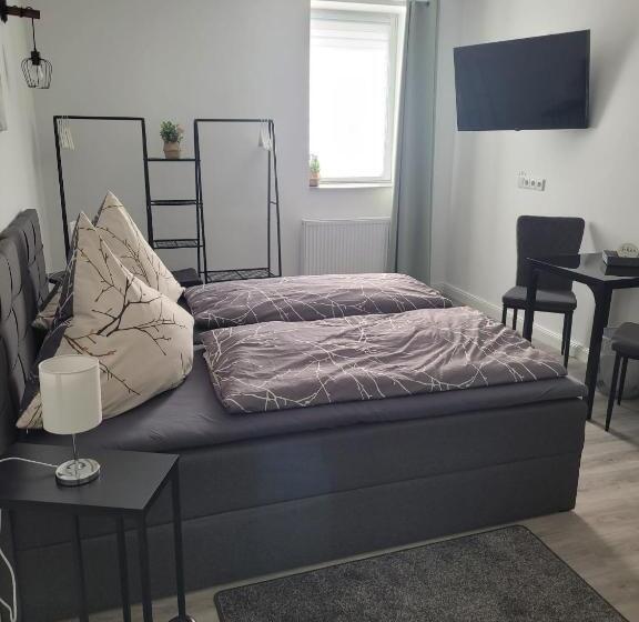 Пансион Airbnb, Moderne, Ruhige Und Helle Doppelzimmer, Nähe Magdeburg, A14 & A2