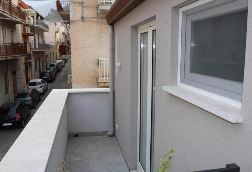 ペンション Allumaro House