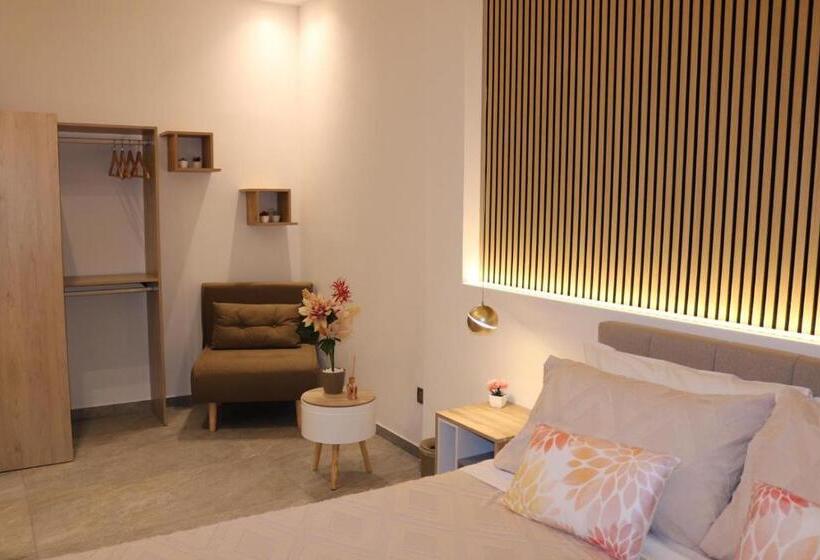 ペンション Allumaro House