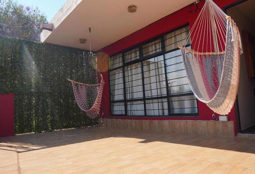 פנסיון Barrio Alto Hostal