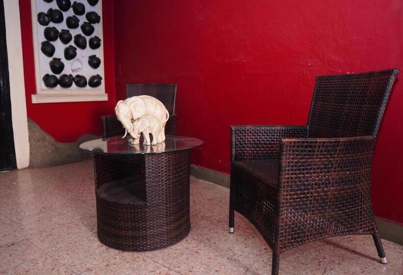 פנסיון Barrio Alto Hostal