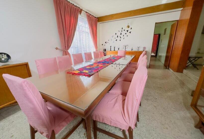 פנסיון Barrio Alto Hostal