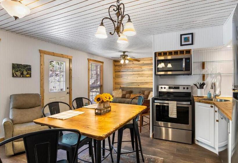 펜션 Big Fern Cabin