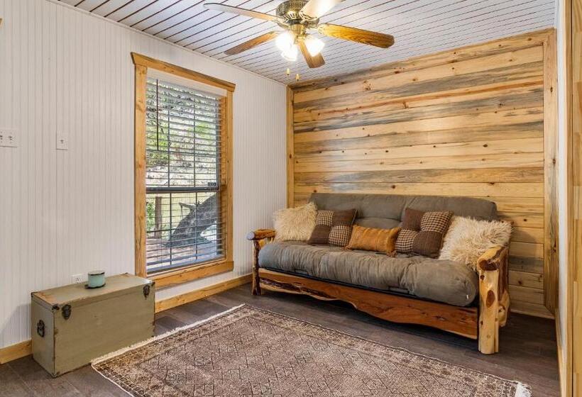 펜션 Big Fern Cabin