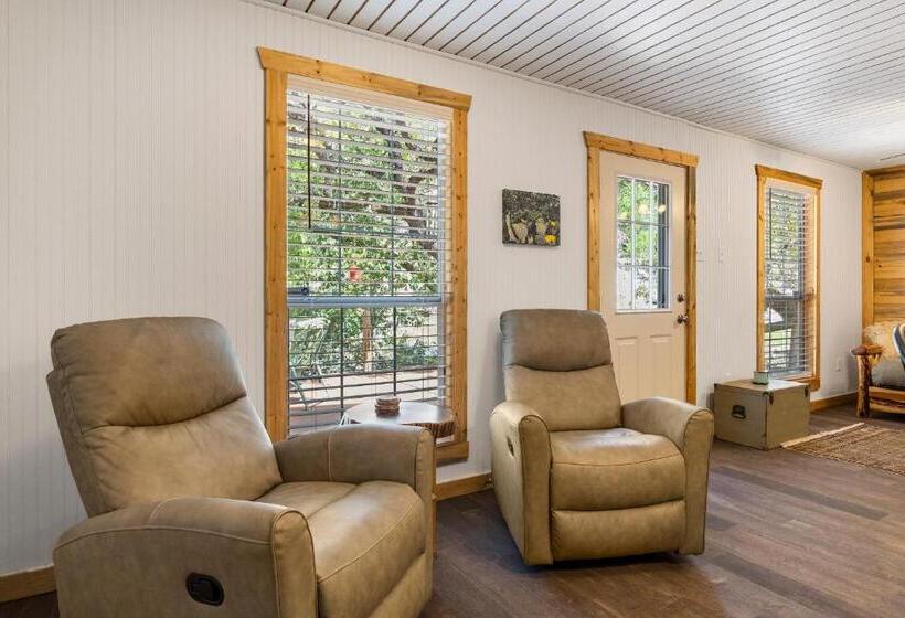 펜션 Big Fern Cabin