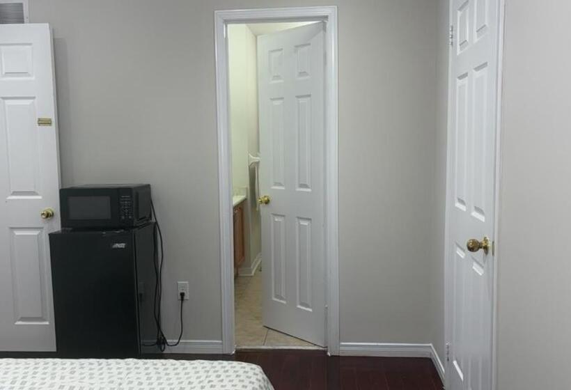 Пансион Bright Queen Room