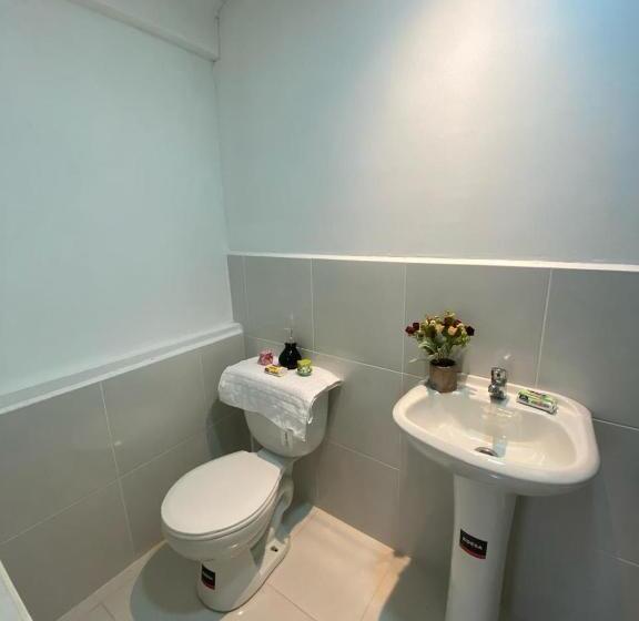 Пансион Broadway Suites