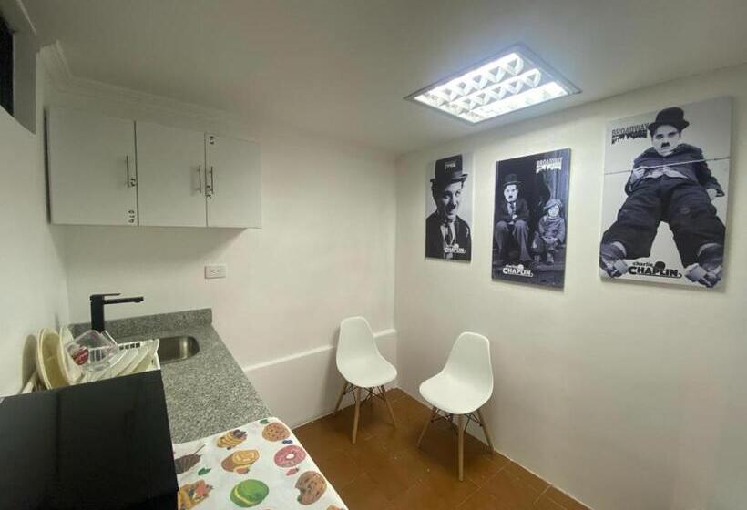 Пансион Broadway Suites