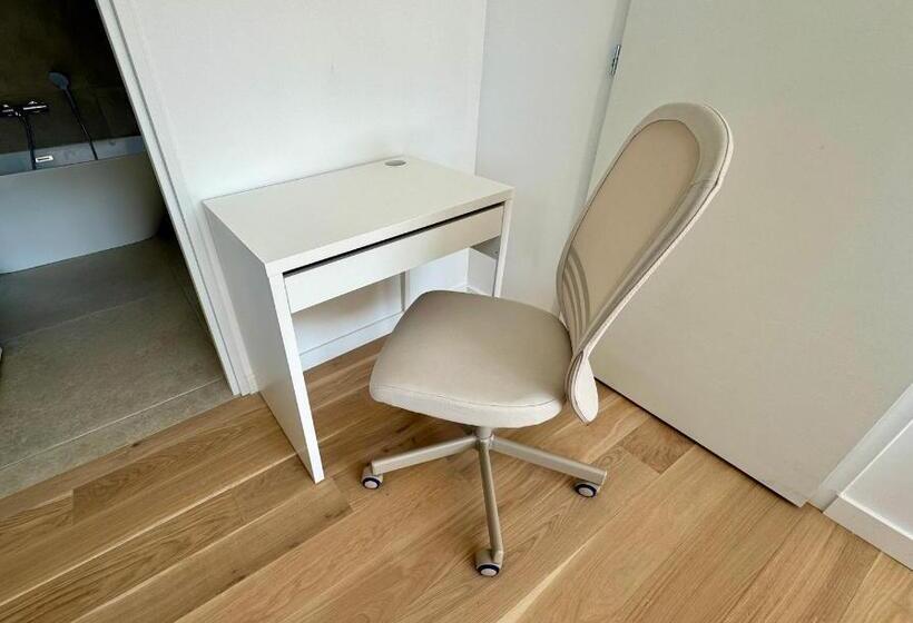 펜션 Suite Avec Balcon, Kitchenette équipée, Douche, Baignoire, Wc Et Bureau