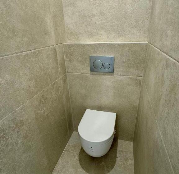 펜션 Suite Avec Balcon, Kitchenette équipée, Douche, Baignoire, Wc Et Bureau