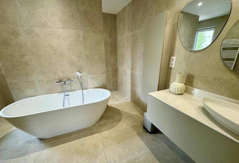 펜션 Suite Avec Balcon, Kitchenette équipée, Douche, Baignoire, Wc Et Bureau