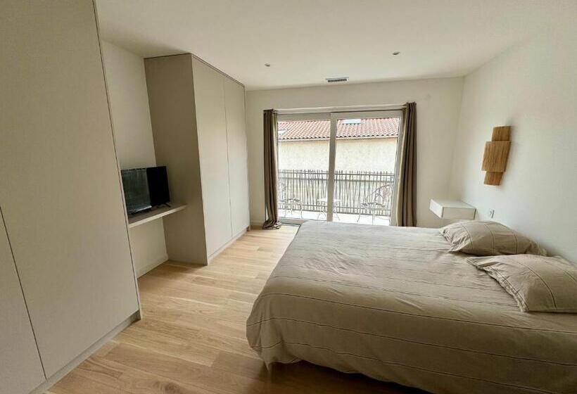 펜션 Suite Avec Balcon, Kitchenette équipée, Douche, Baignoire, Wc Et Bureau