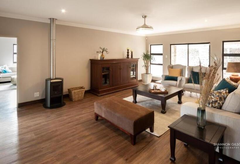 פנסיון Guesthouse Fort Knox