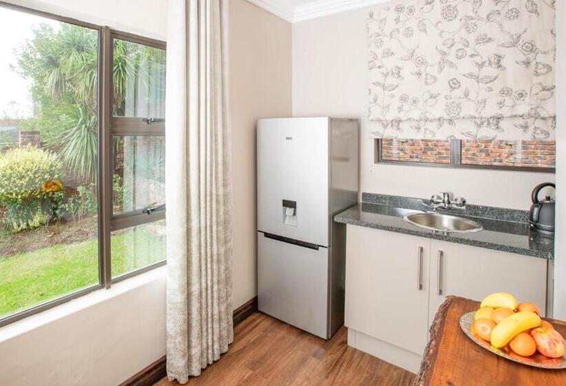 פנסיון Guesthouse Fort Knox