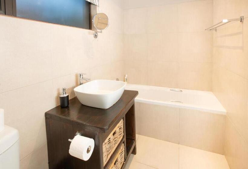 פנסיון Guesthouse Fort Knox