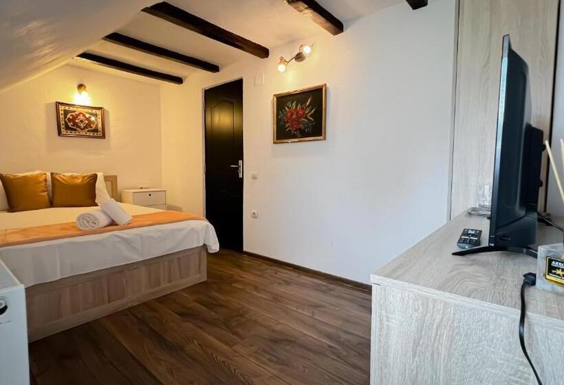 פנסיון Hilltop House