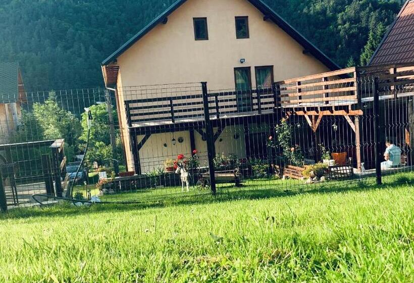 פנסיון Hilltop House