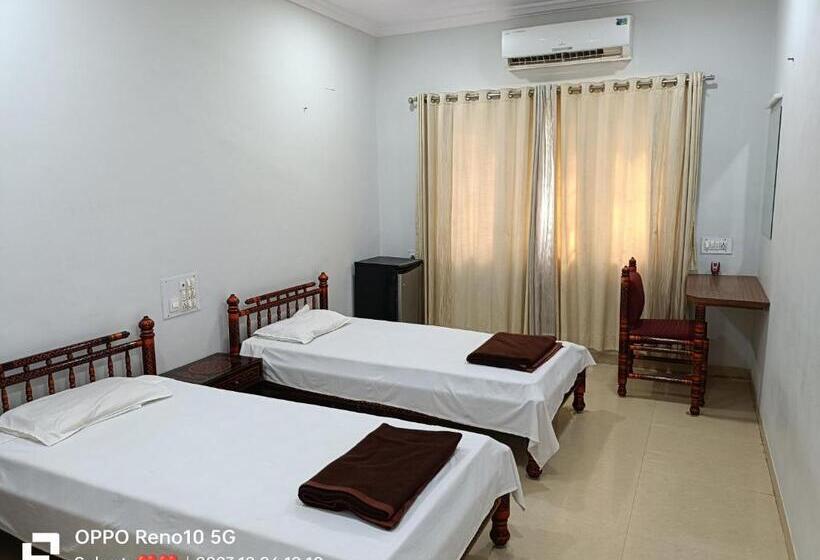 بنسيون Iskcon Temple Vadodara