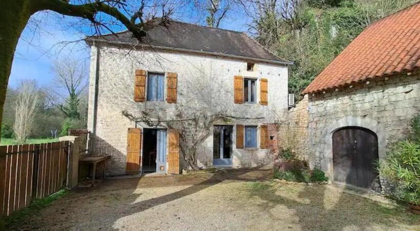 بنسيون L écrin Atypique De Carlux : Confort Pour 8