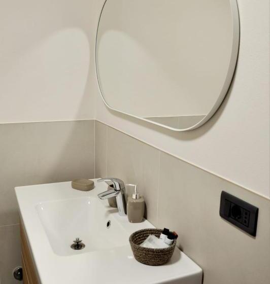 بنسيون L Oasi Amena   Camera Salvia