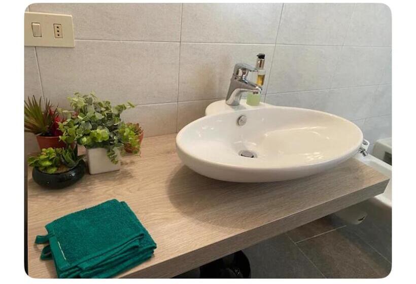 ペンション La Perla Del Lago