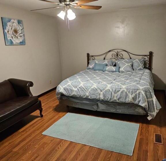 بنسيون Lace Place