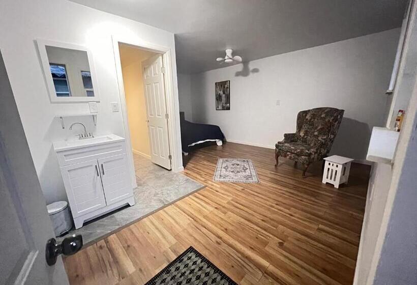 بنسيون Littlebetty S Landingpad