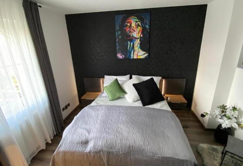 膳宿费 Restaurace Pyramida