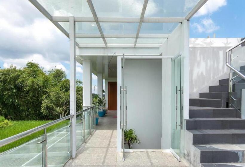 Пансион Twospaces Living At Deros Resort & Cafe, Bogor