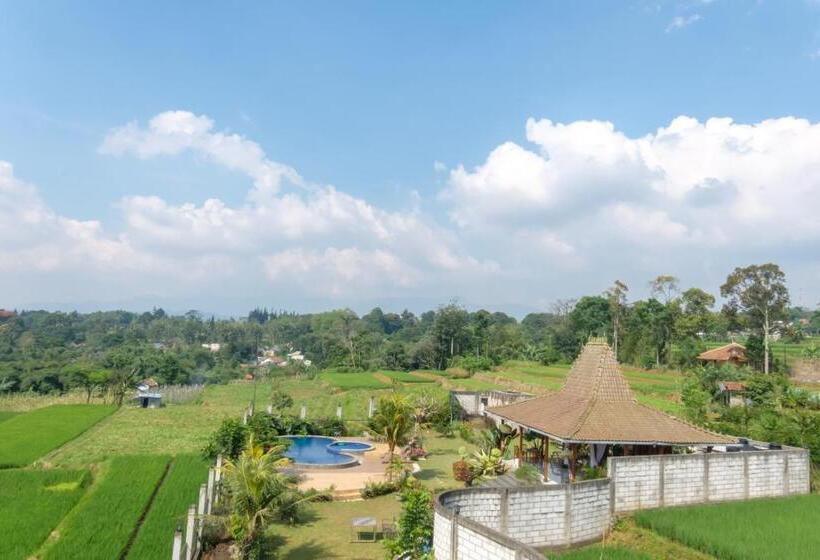 Пансион Twospaces Living At Deros Resort & Cafe, Bogor