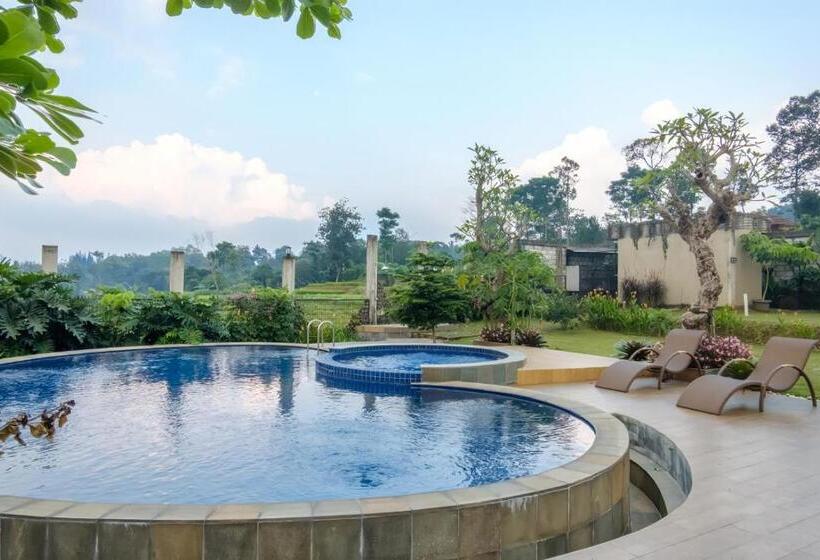 Пансион Twospaces Living At Deros Resort & Cafe, Bogor