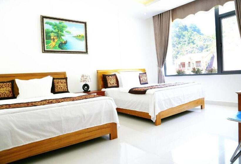 Phong Nha Jasmine Hostel & Roof Top Bar