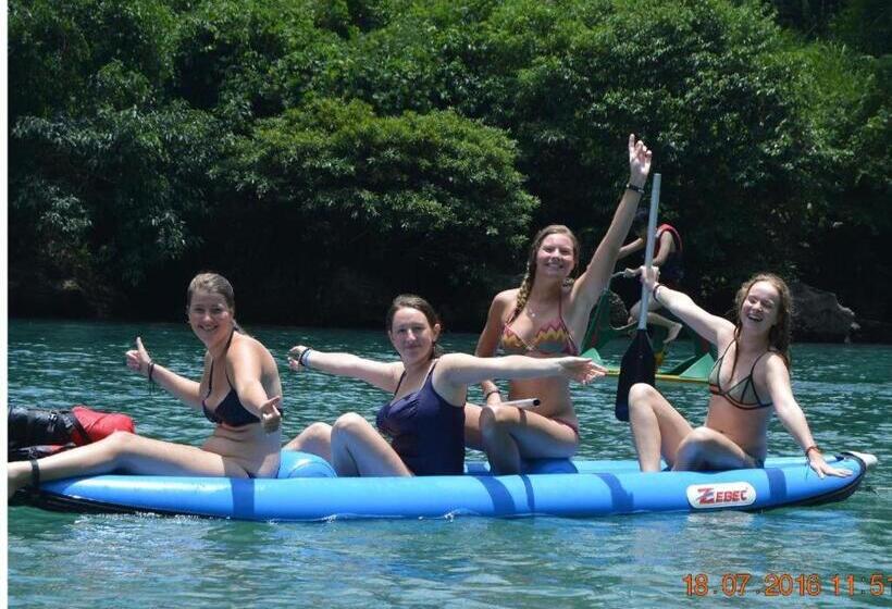 Phong Nha Jasmine Hostel & Roof Top Bar