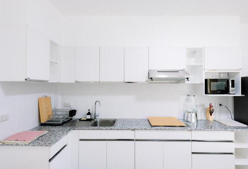 Red B Hostel, Cafe And Bar