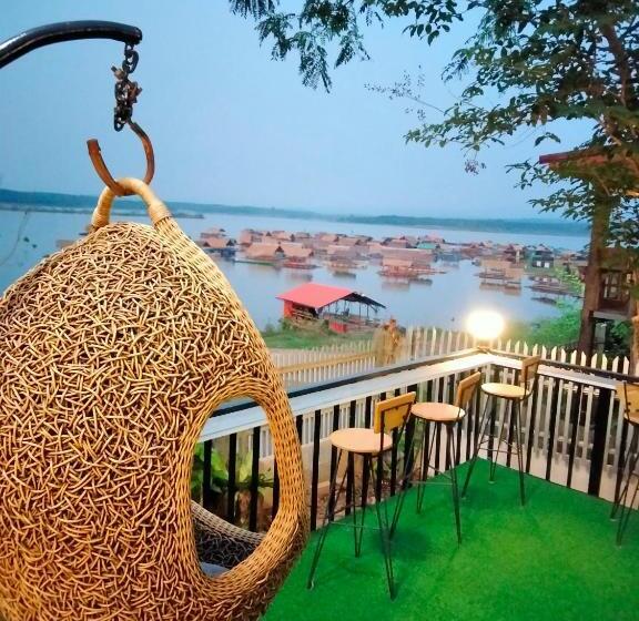 منتجع โฮมสเตย์บ้านสวนริมน้ำวังใหญ่