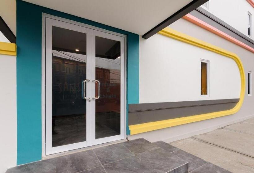 Sans Hotel Pesona Bekasi