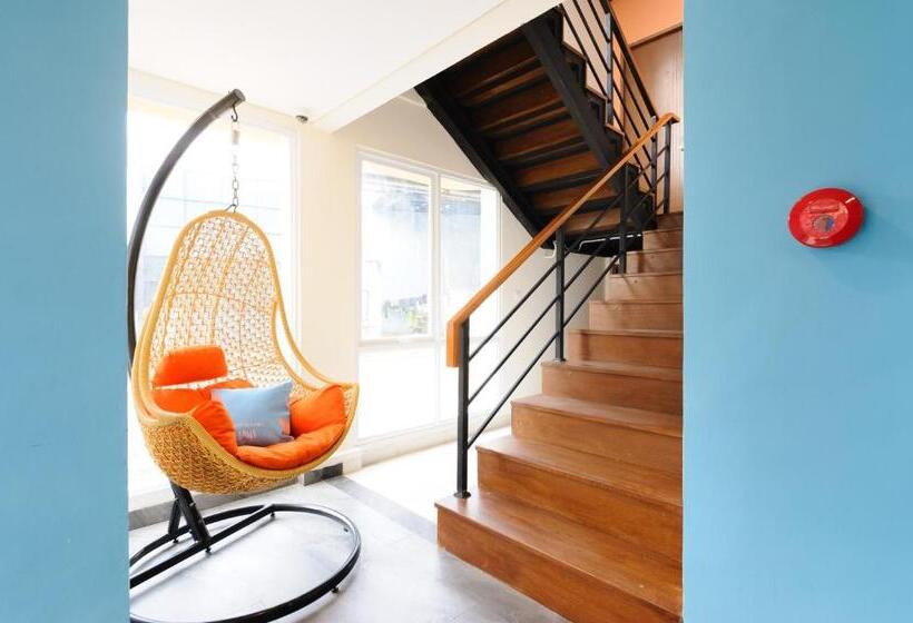 Sans Hotel Pesona Bekasi