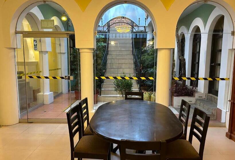 فندق صغير Habitaciones La Casona