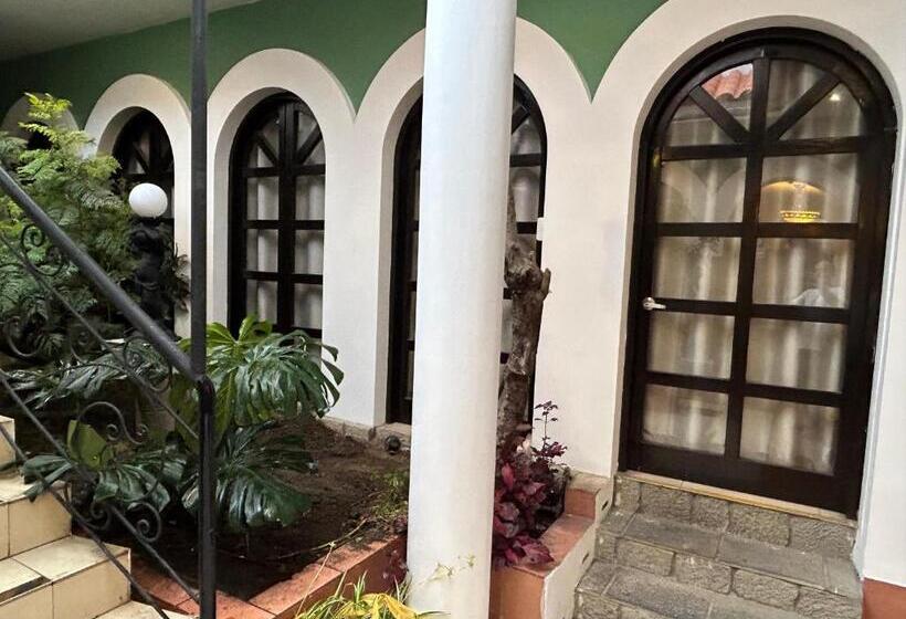 فندق صغير Habitaciones La Casona