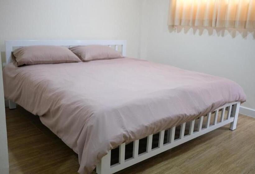 Bed and Breakfast บ้านสว่างศิลป์ @ อยุธยา Baan Sawhangsilp @ Ayutthaya