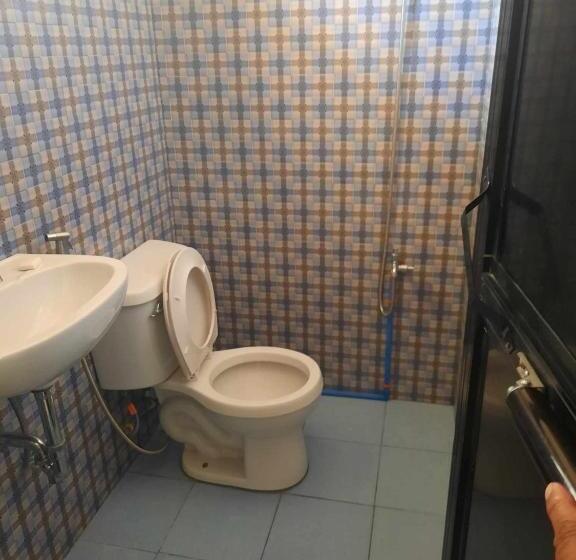 Bed and Breakfast A.c.e Transient And Floating Cottages