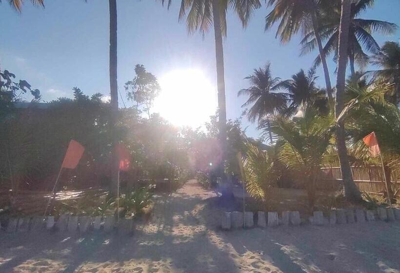 تختخواب و صبحانه Buluang Native Beach Resort